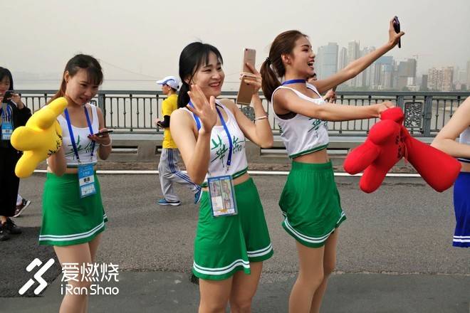 连接百年的奔跑，燃到炸的热血江城 ——FLY IN 大武汉