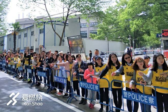 连接百年的奔跑，燃到炸的热血江城 ——FLY IN 大武汉