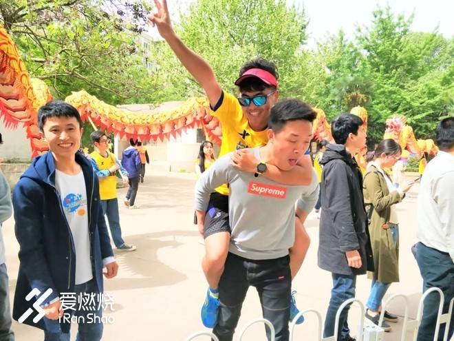 连接百年的奔跑，燃到炸的热血江城 ——FLY IN 大武汉