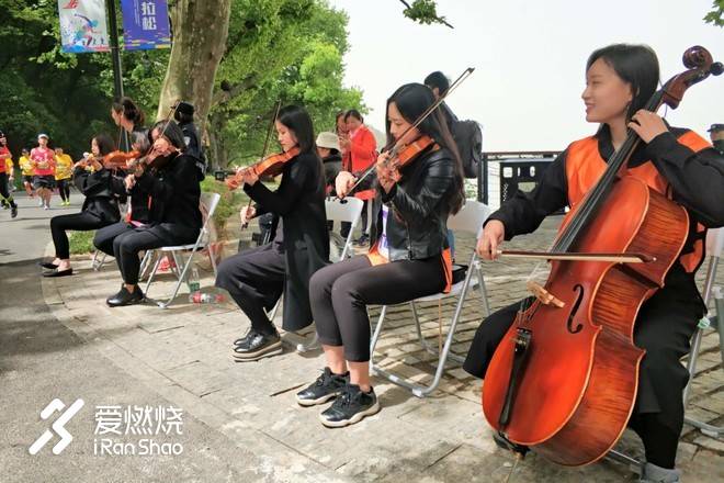 连接百年的奔跑，燃到炸的热血江城 ——FLY IN 大武汉