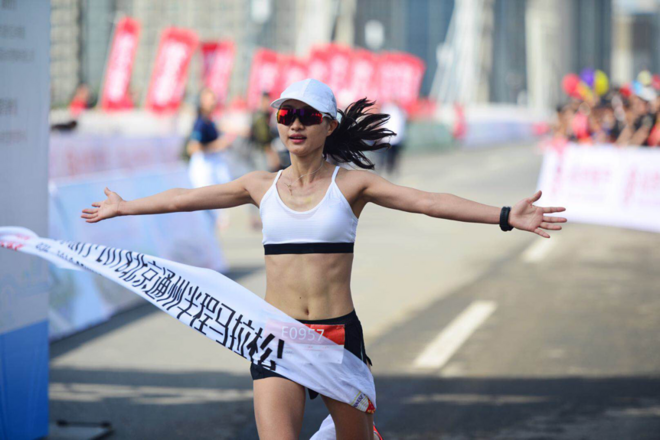 北京银行2018北京通州半程马拉松完美收官 引领全民狂欢