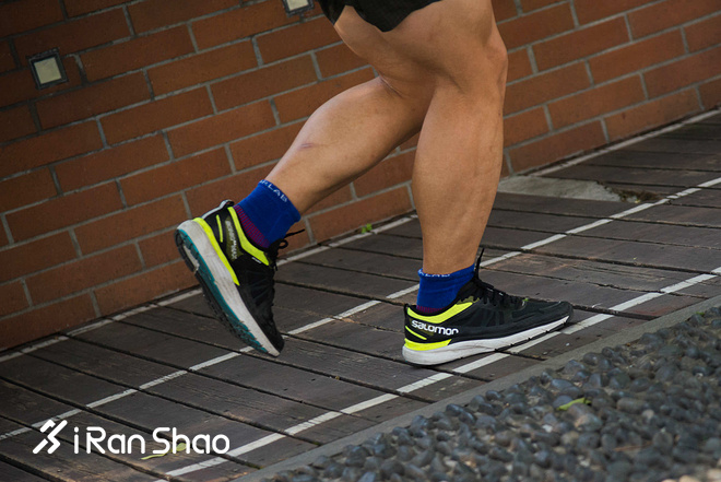 跑鞋 | 给你最大缓冲 Salomon Sonic RA Max深度评测