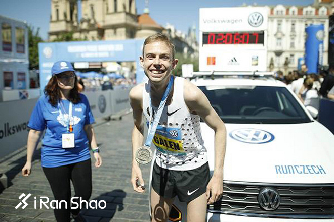 赛道速读 | 鲁普2:06:07夺冠布拉格 东营马冠军600米反超夺冠