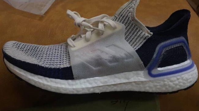 一周新鲜装备资讯 | 适合夏天的千元小白鞋在此 Brooks的个人定制鞋款就要问世