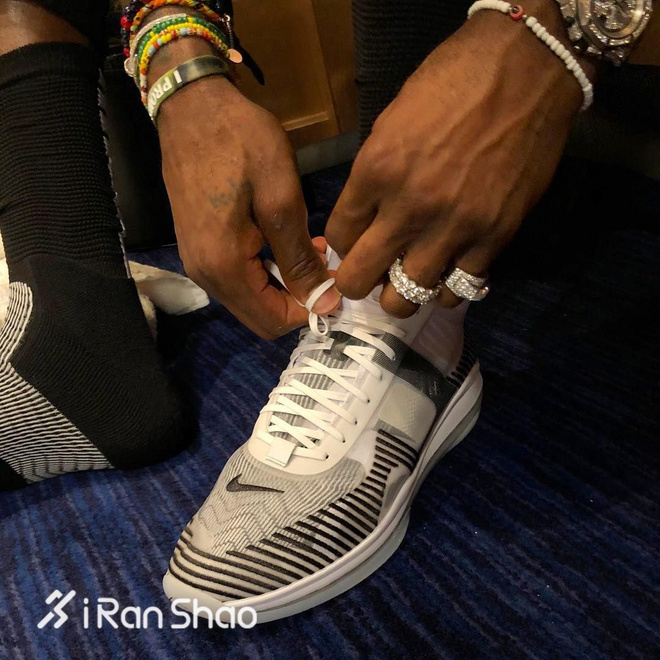 热点 | 就是这个小「勾勾」浅谈耐克的缩小版Swoosh