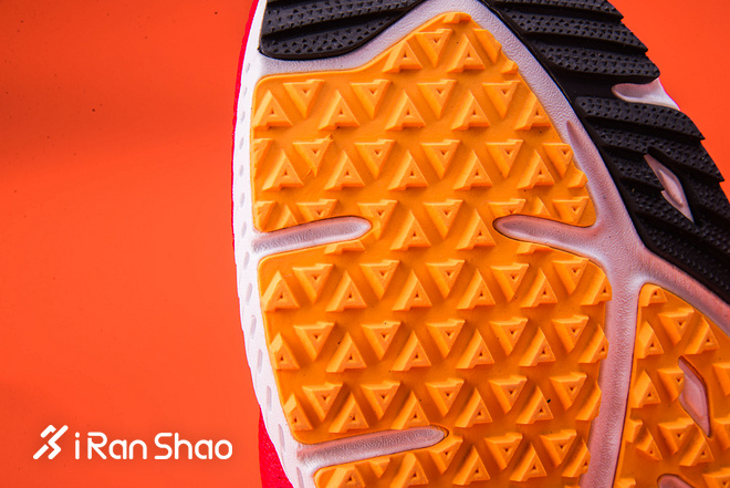 开箱 | New Balance RC1400 v6 鞋面升级更出色