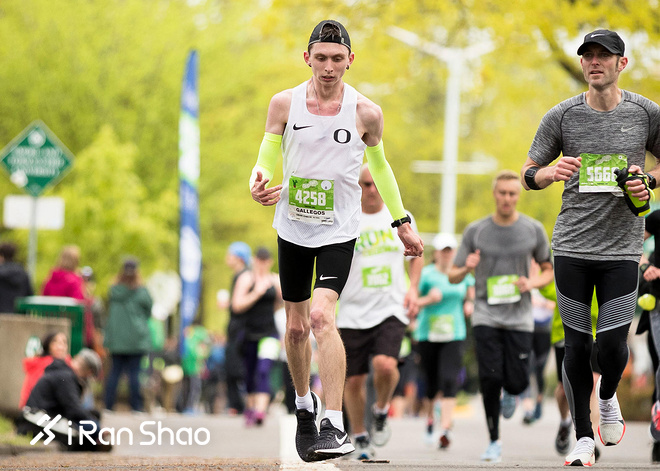 人物丨摇摇晃晃的跑者 与命运对抗的勇士