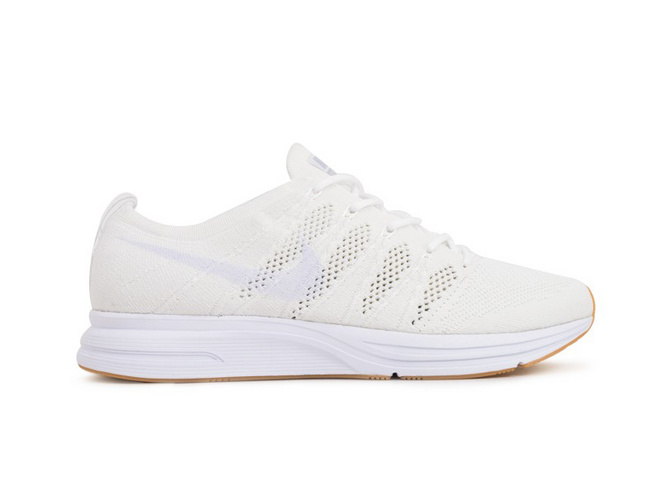 一周新鲜装备资讯 | 适合夏天的千元小白鞋在此 Brooks的个人定制鞋款就要问世