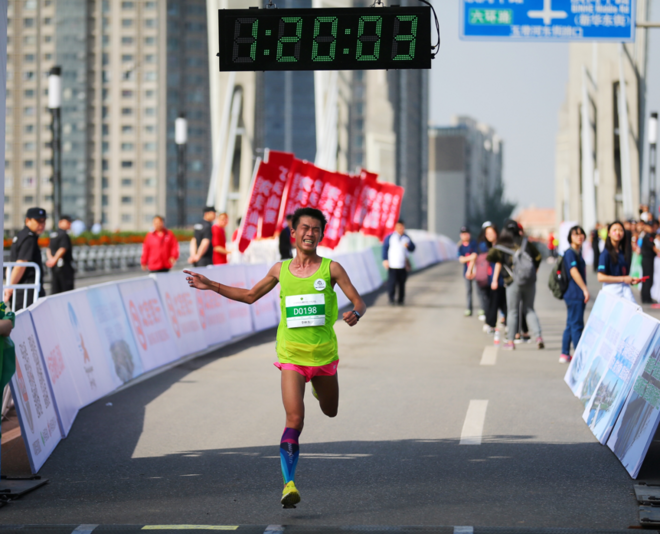 北京银行2018北京通州半程马拉松完美收官 引领全民狂欢