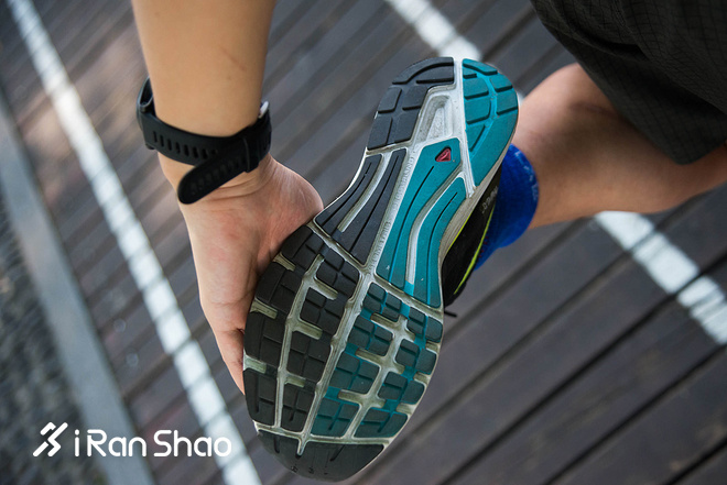 跑鞋 | 给你最大缓冲 Salomon Sonic RA Max深度评测