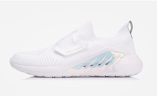 一周新鲜装备资讯 | 适合夏天的千元小白鞋在此 Brooks的个人定制鞋款就要问世