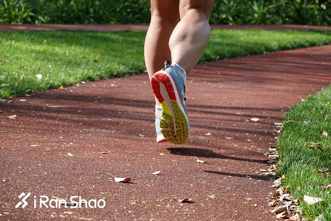 跑鞋 | New Balance 1500 v4评测 主打稳定的竞速训练跑鞋