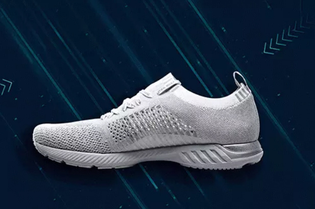 一周新鲜装备资讯 | 适合夏天的千元小白鞋在此 Brooks的个人定制鞋款就要问世