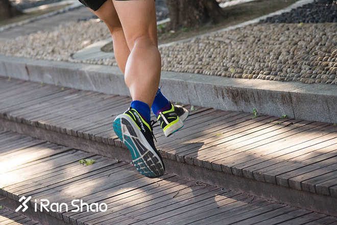 跑鞋 | 给你最大缓冲 Salomon Sonic RA Max深度评测