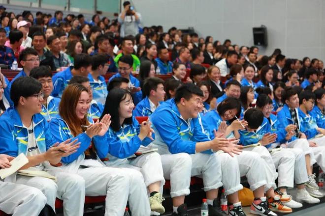 智美跑者服务再升级，"我帮你"爱心团队亮相"长马"