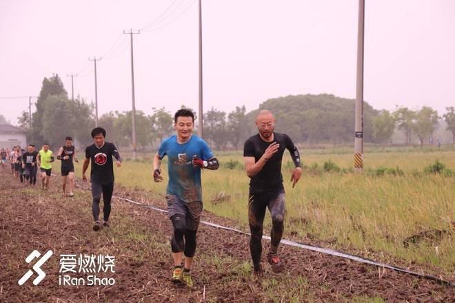 520别人都去送鲜花 你去嘉定玩泥巴--人生最清晰的脚印，往往印在最泥泞的路上