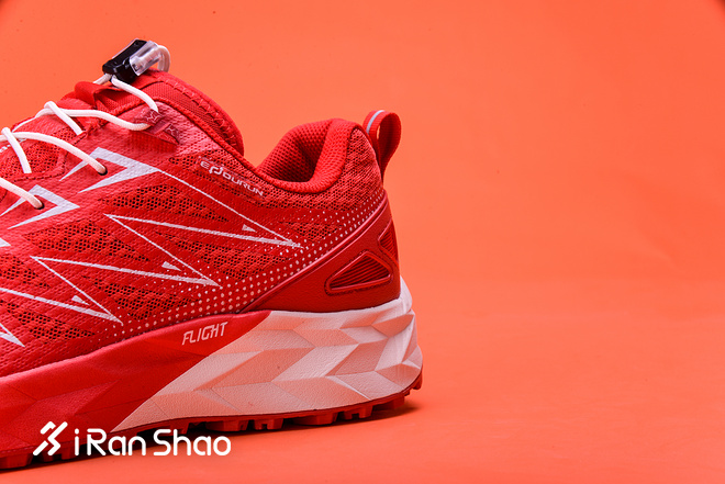 开箱 | 探路者 “大红Pao”Flight 1 国产耐力越野跑鞋