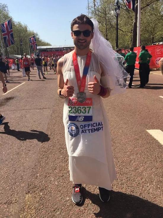 热点 | 听说小猪佩奇也去跑马拉松了？盘点赛场上的cosplay二三事