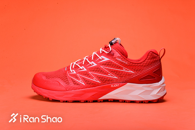 开箱 | 探路者 “大红Pao”Flight 1 国产耐力越野跑鞋