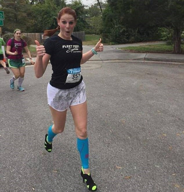 热点 | 侏罗纪世界2要上映了 女主角会「穿高跟鞋跑赢霸王龙」吗