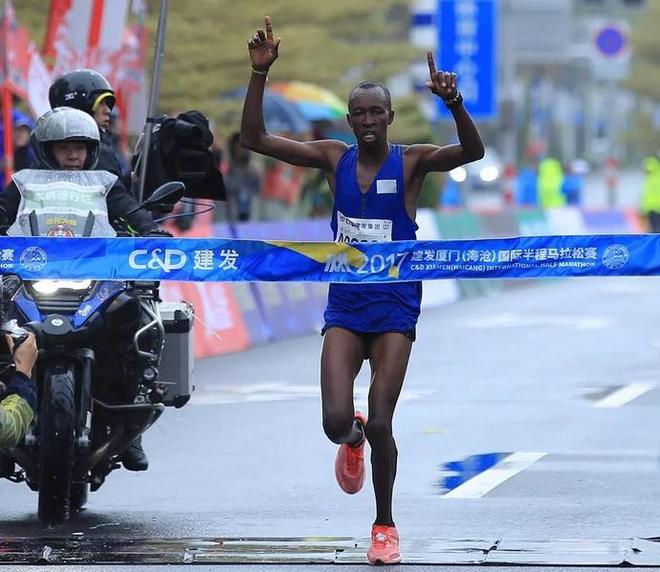 热点 | 你快追不上00后了？赛场上那些超厉害的年轻人