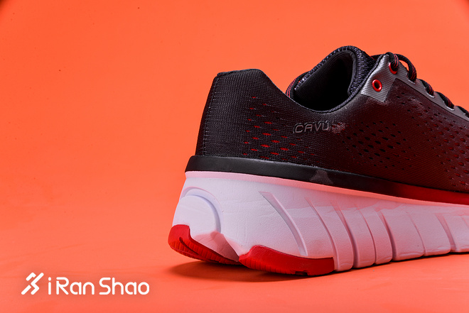 开箱 | HOKA ONE ONE CAVU 真的存在轻量全能跑鞋吗？