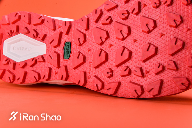 开箱 | 探路者 “大红Pao”Flight 1 国产耐力越野跑鞋