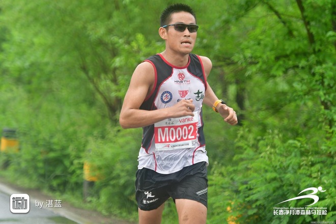 赛道速读 | 山地马拉松全国开花 运艳桥三连冠 梁晶背靠背双亚军