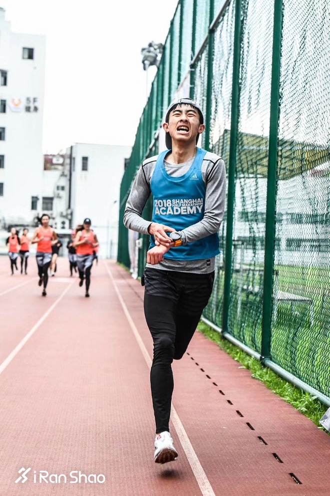 热点 | 我们和爱燃烧员工聊了聊，为了跑马拉松，他们一年花了多少钱？