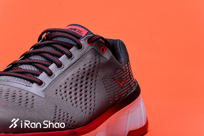 开箱 | HOKA ONE ONE CAVU 真的存在轻量全能跑鞋吗？