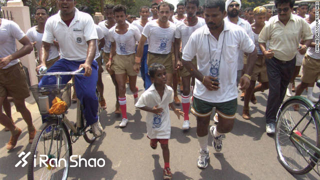 人物 | 一个非励志故事，4岁完成48次马拉松，印度贫民窟男孩的马拉松之路