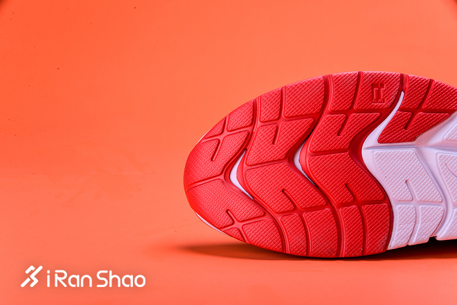 开箱 | HOKA ONE ONE CAVU 真的存在轻量全能跑鞋吗？