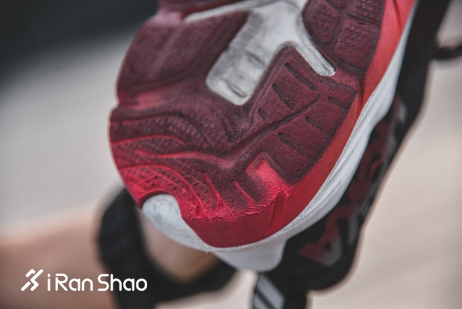 跑鞋 | HOKA ONE ONE MACH评测 速度训练跑鞋也可以有出色缓冲