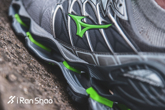 跑鞋 | 如果你需要一双重型跑鞋 Mizuno Wave Prophecy 7深度评测