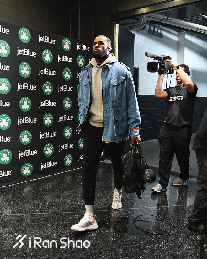 Weekly Gear | 从时尚到运动 透明运动鞋会是下一个爆款吗