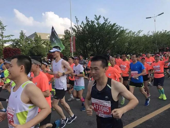 《奔跑中国》跑进贵阳，运动补水的正确打开方式