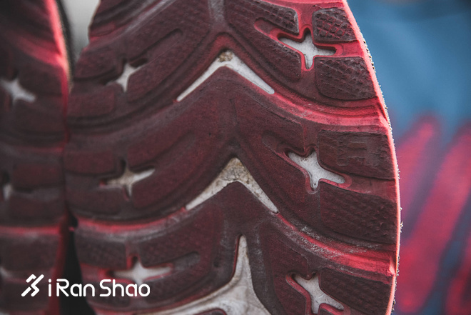 跑鞋 | HOKA ONE ONE MACH评测 速度训练跑鞋也可以有出色缓冲