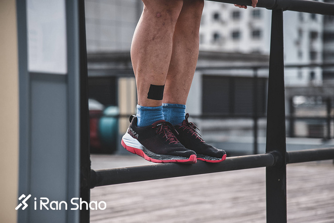 跑鞋 | HOKA ONE ONE MACH评测 速度训练跑鞋也可以有出色缓冲