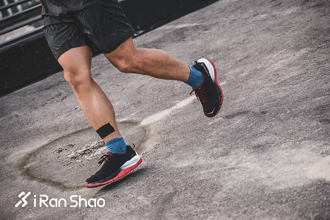 跑鞋 | HOKA ONE ONE MACH评测 速度训练跑鞋也可以有出色缓冲