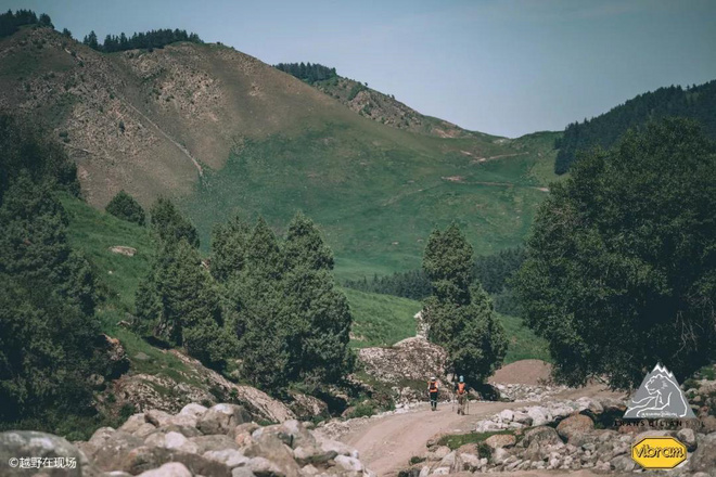 赛道速读丨硬石100夺冠选手被取消成绩 梁晶姚妙张掖百公里各自夺冠