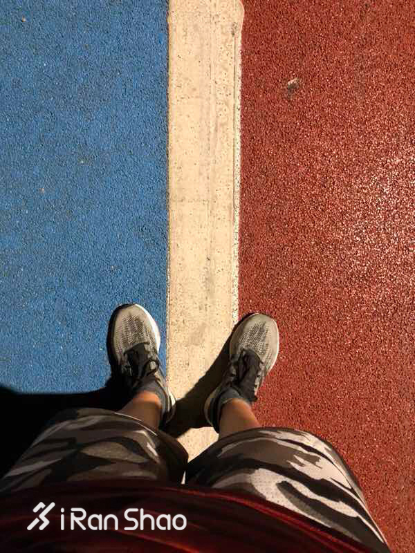 热点 | 跑鞋上脚图太土味？看看这些跑友怎么把鞋拍成"卖家秀"