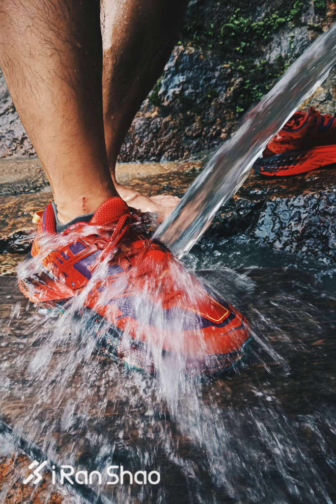 热点 | 跑鞋上脚图太土味？看看这些跑友怎么把鞋拍成"卖家秀"