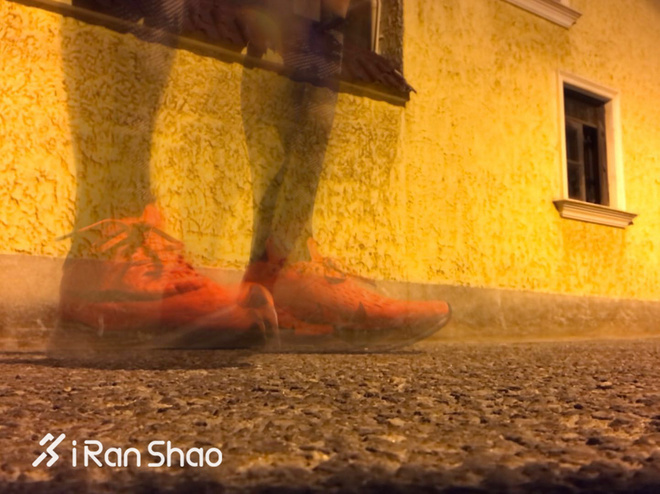 热点 | 跑鞋上脚图太土味？看看这些跑友怎么把鞋拍成"卖家秀"