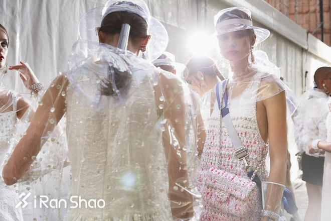 Weekly Gear | 从时尚到运动 透明运动鞋会是下一个爆款吗