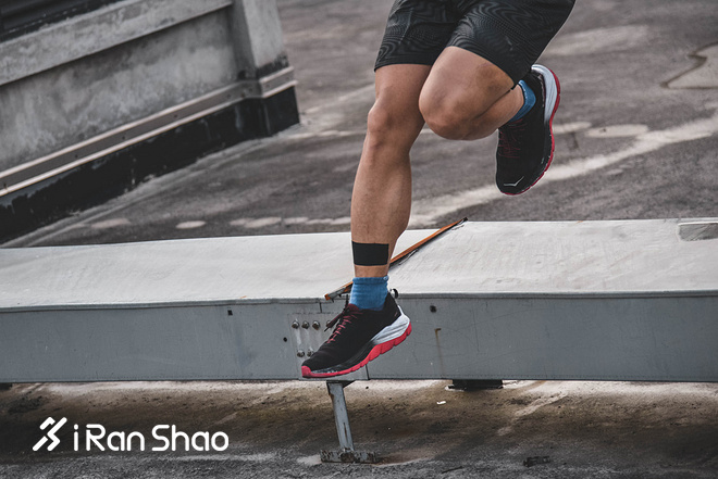 跑鞋 | HOKA ONE ONE MACH评测 速度训练跑鞋也可以有出色缓冲