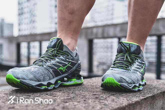 跑鞋 | 如果你需要一双重型跑鞋 Mizuno Wave Prophecy 7深度评测