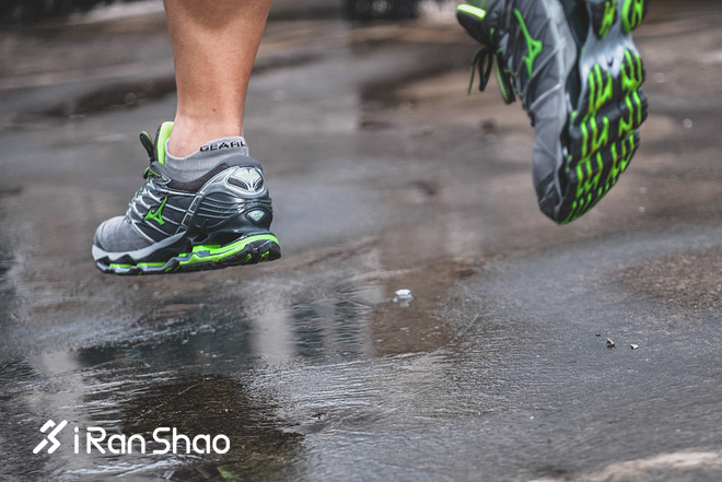 跑鞋 | 如果你需要一双重型跑鞋 Mizuno Wave Prophecy 7深度评测