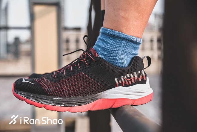 跑鞋 | HOKA ONE ONE MACH评测 速度训练跑鞋也可以有出色缓冲