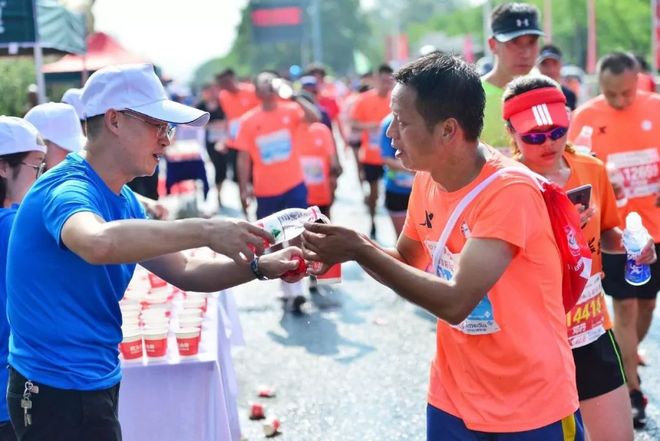 《奔跑中国》跑进贵阳，运动补水的正确打开方式