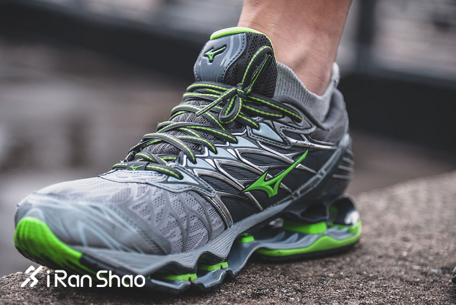 跑鞋 | 如果你需要一双重型跑鞋 Mizuno Wave Prophecy 7深度评测